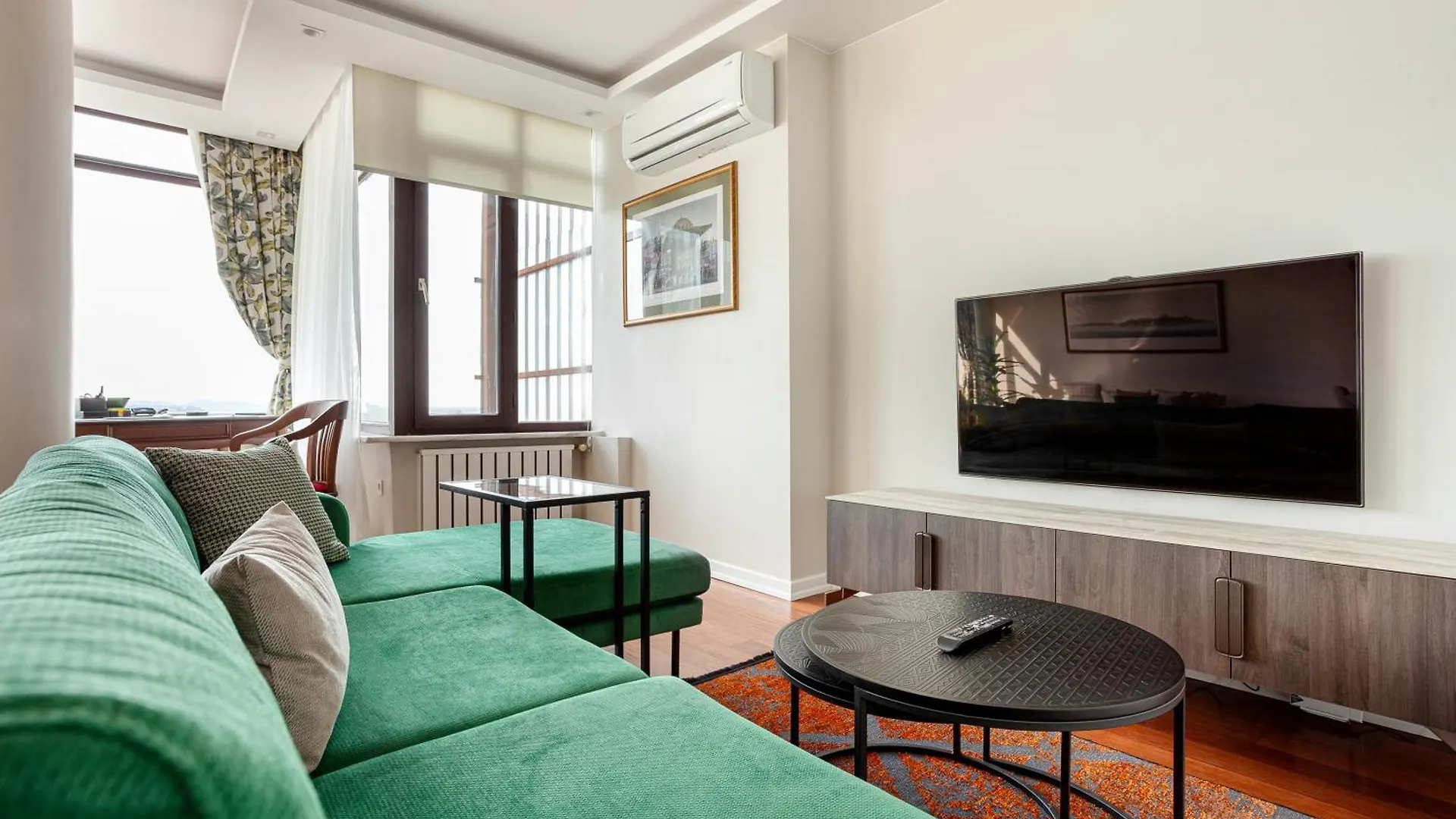 Signature Luxury Apartment At Galataport / Emre 09 Stambuł